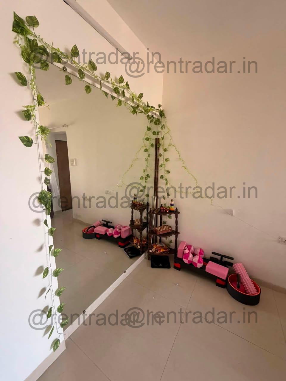 Room in 1bhk at Yari Road, Versova
