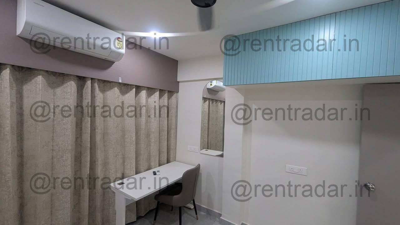 Room in 3-bhk at Kothrud