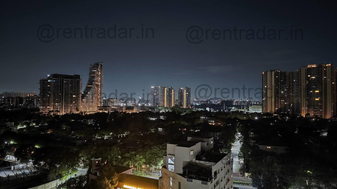 Room in 2bhk at Leisure Town, Amanora (j2 Building Apartment)