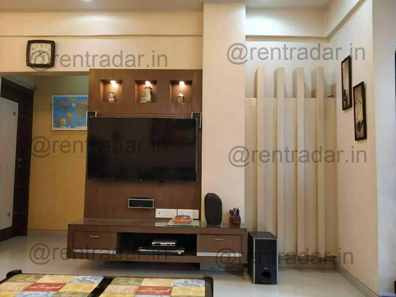Room in 3bhk at Koregaon Park (yogi Park Society)