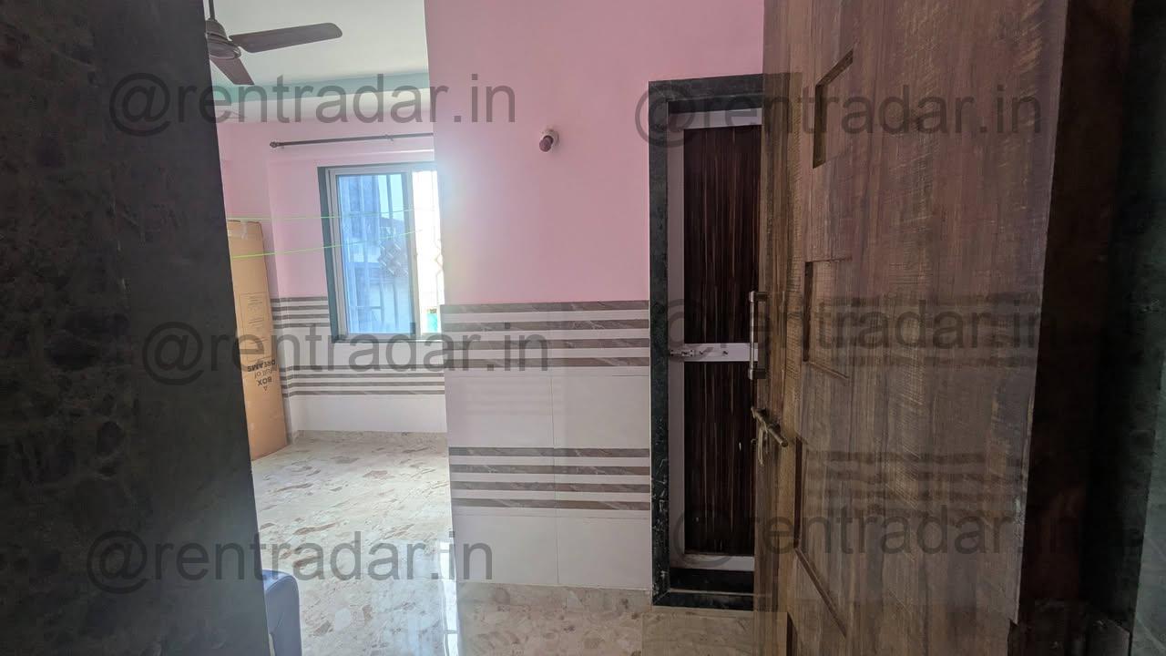 Room in 2bhk at Madh Market