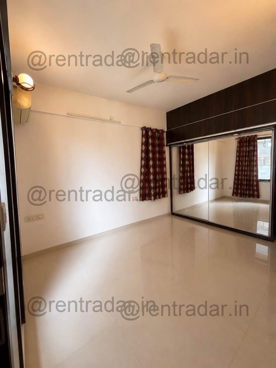 Private Room in 2bhk at Fursungi (sp Residency)