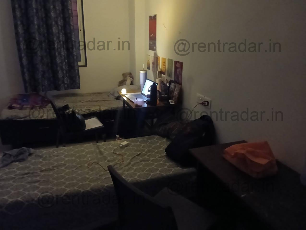 Room in 3bhk at Viman Nagar