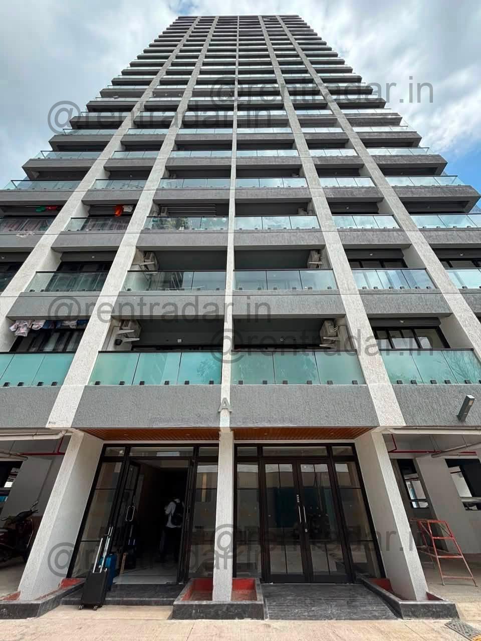 2 Bhk For Rent at Magarpatta Road (47 East)