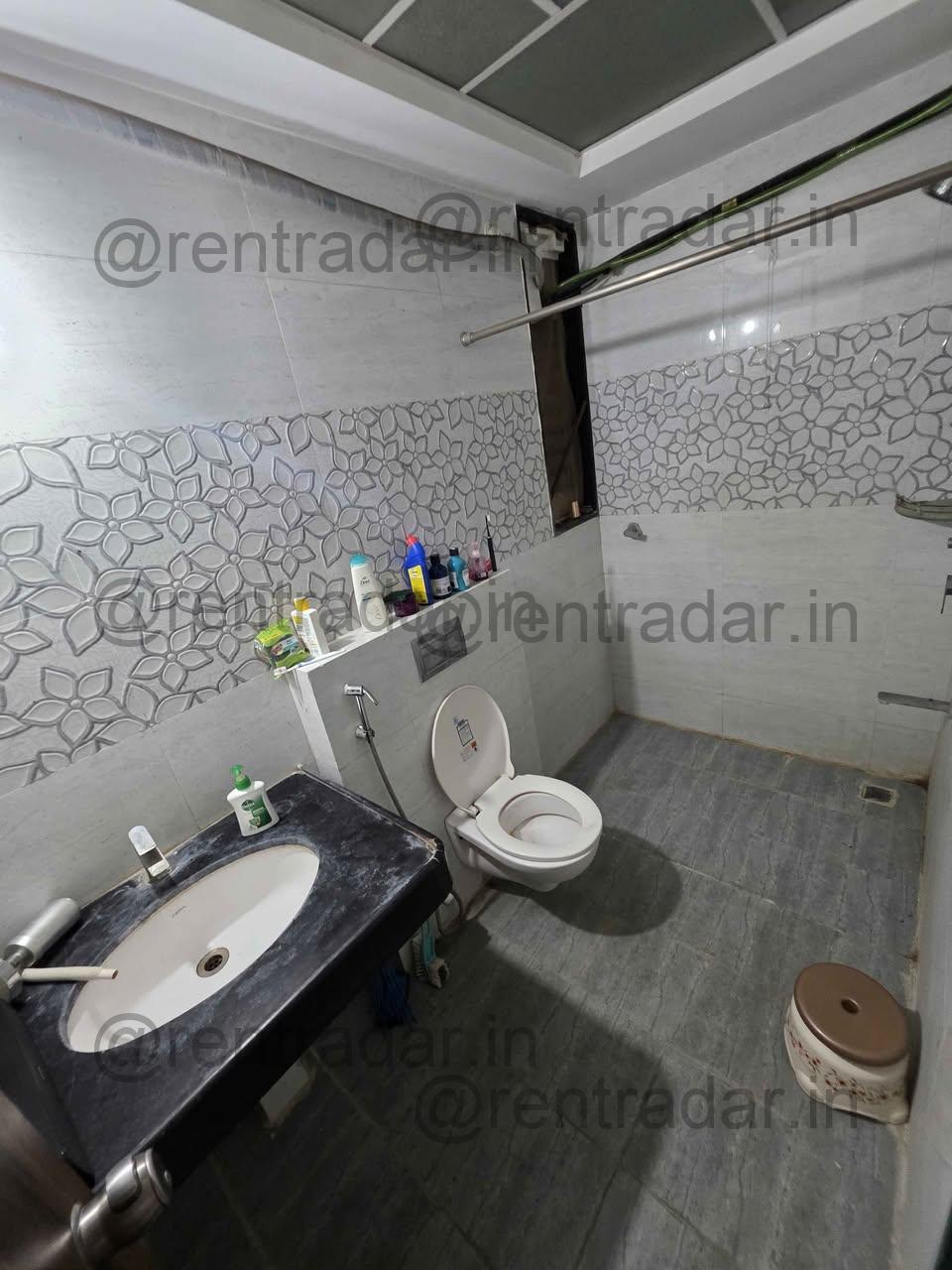 Room Available at Pune, MH (kohinoor Falcon)