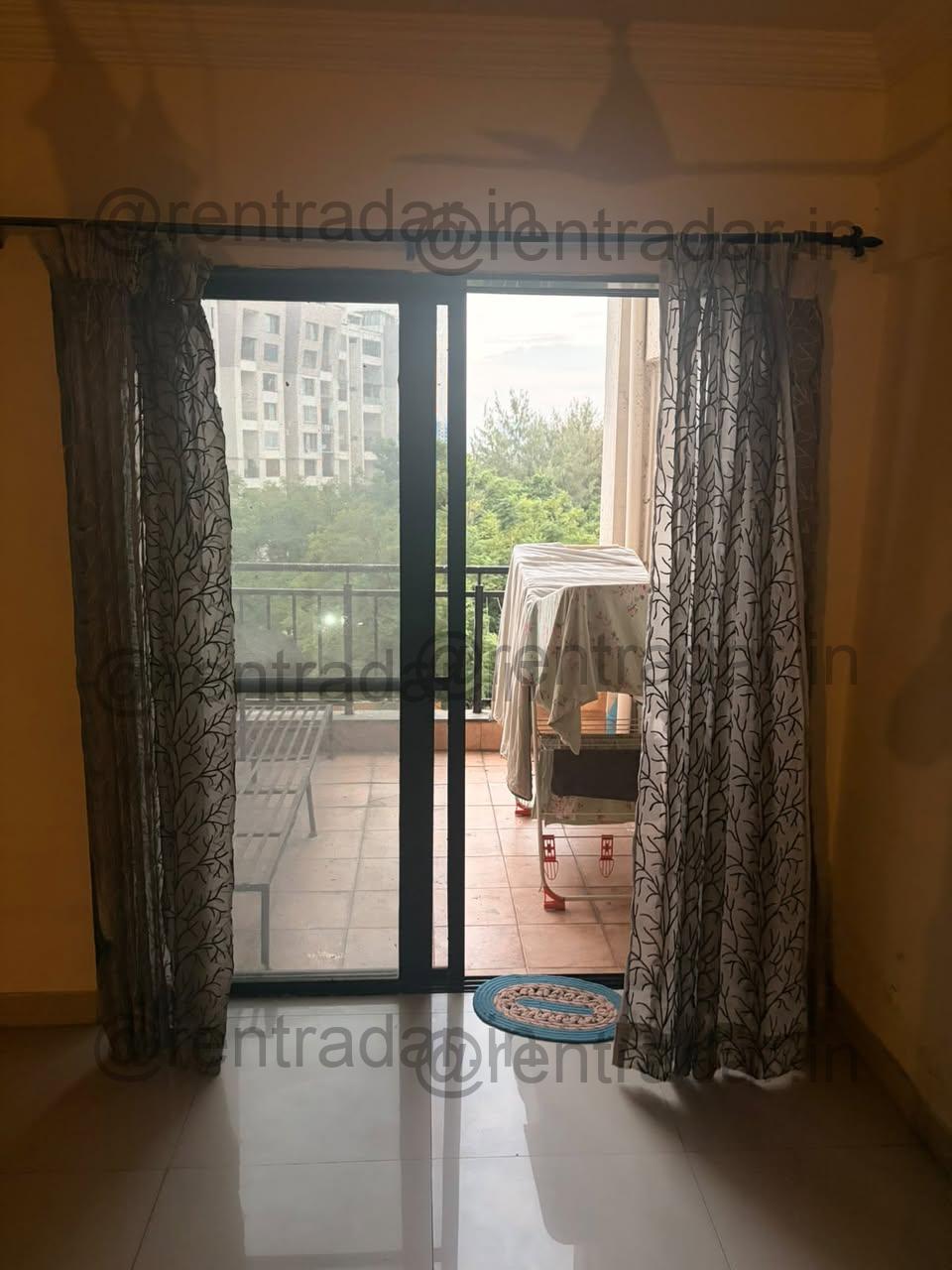 Private Room in 3 Bhk at Kharadi (accolade Society)