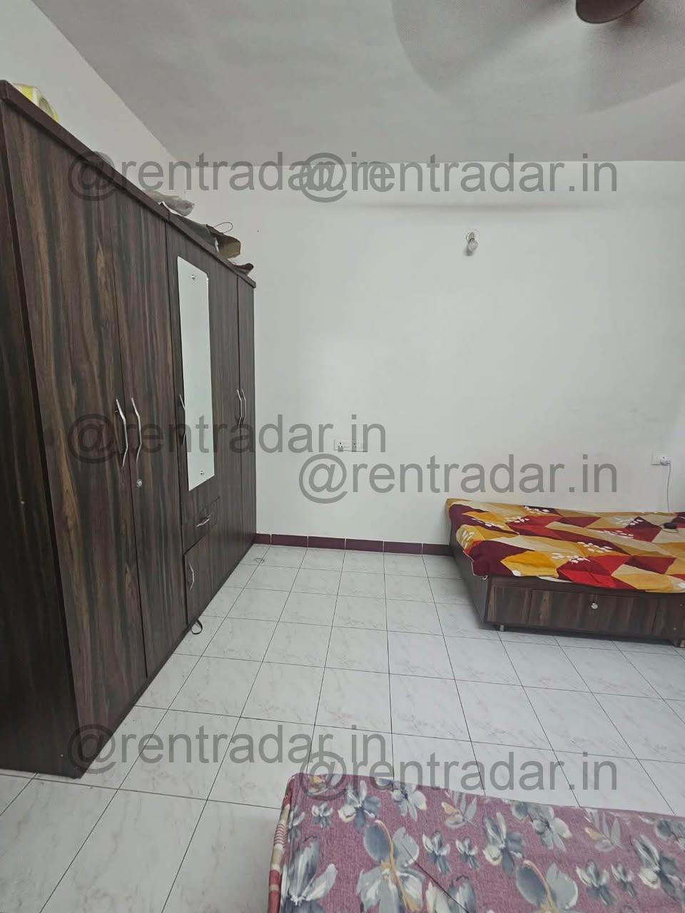Room in 2bhk at Magarpatta (daffodils Apartment)