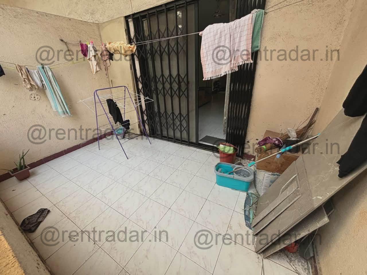 Room in 2bhk at Magarpatta (daffodils Apartment)