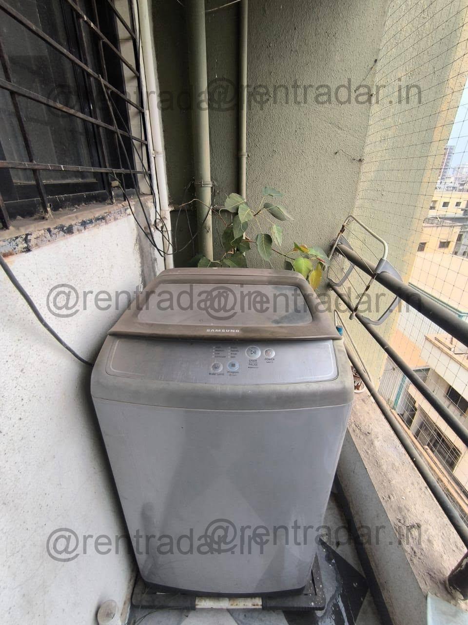 Room in 3bhk at Dhanori Jakat Naka (jd Crystals Appartment)
