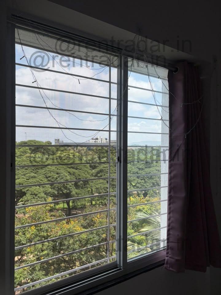 Room in 3 Bhk at Hadapsar (anutham Society)