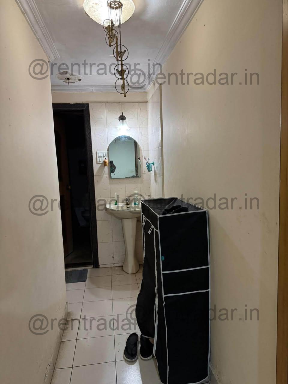 Room in 2bhk at Viman Nagar (hermes Drome Society)