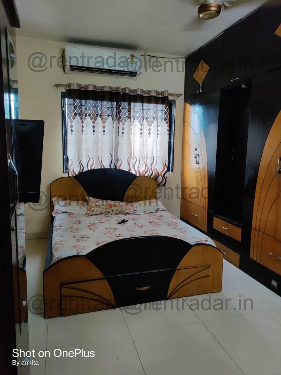 Room in 2 Bhk at Magarpatta (trillium)