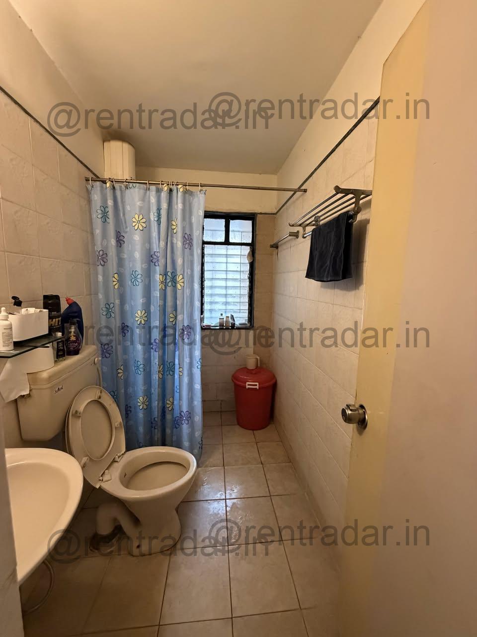 Room in 3 Bhk at Kharadi (accolade Society)