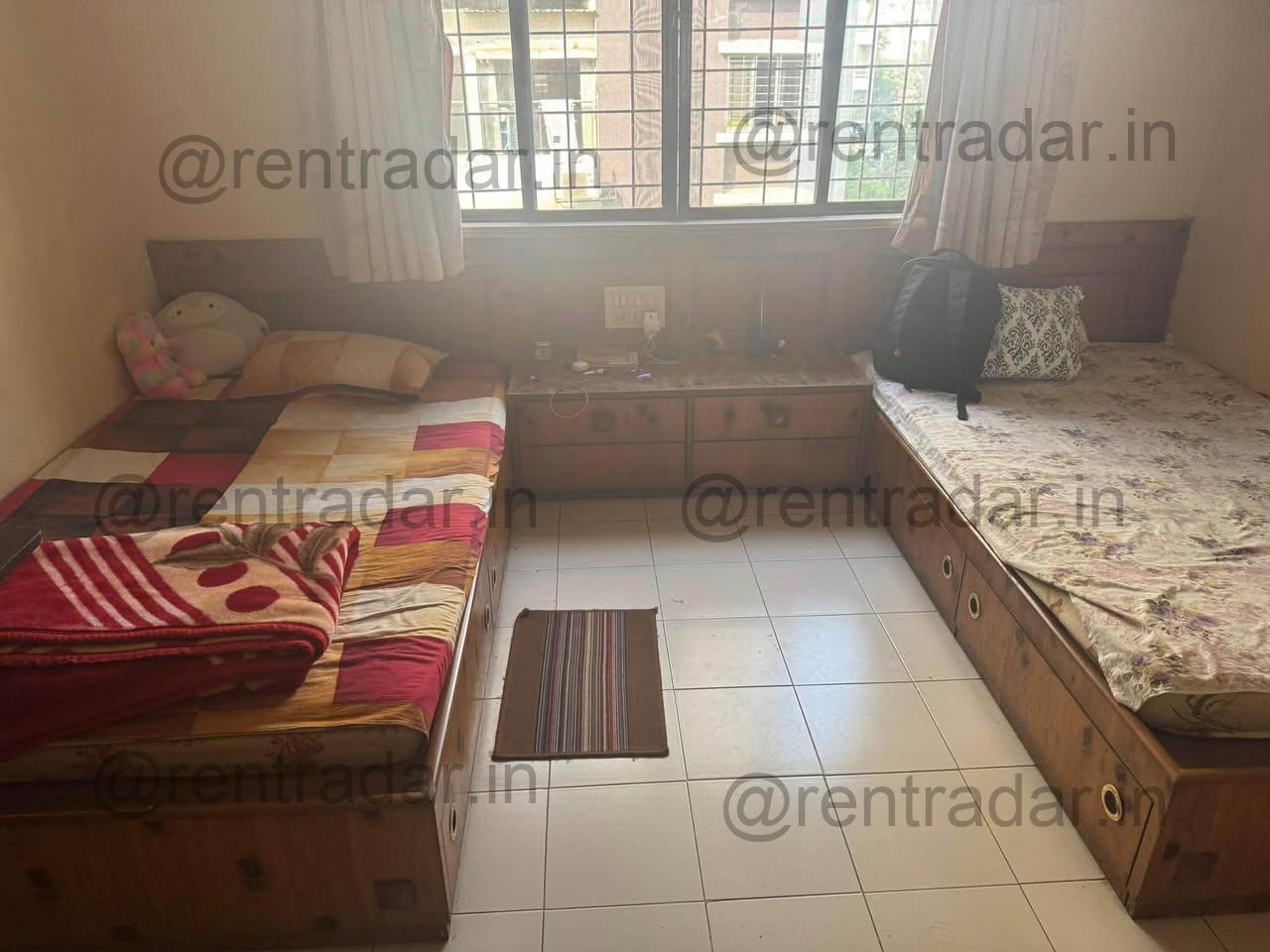 Room in 2bhk at Viman Nagar (hermes Drome Society)