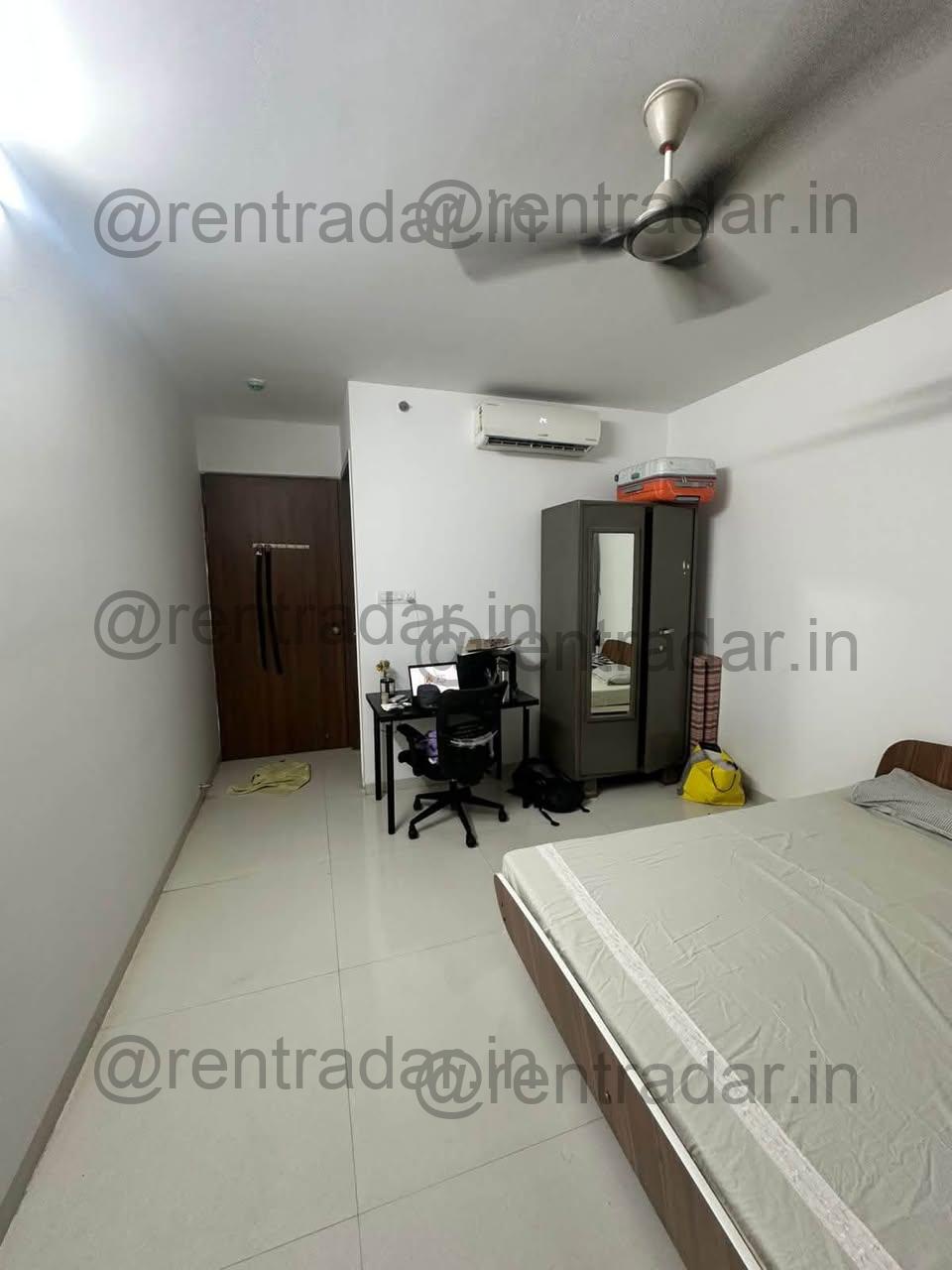 Room in 2 Bhk at Kharadi (ganga Platino)