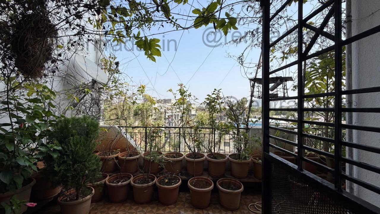Room in 2bhk at Aundh (raj Residency)