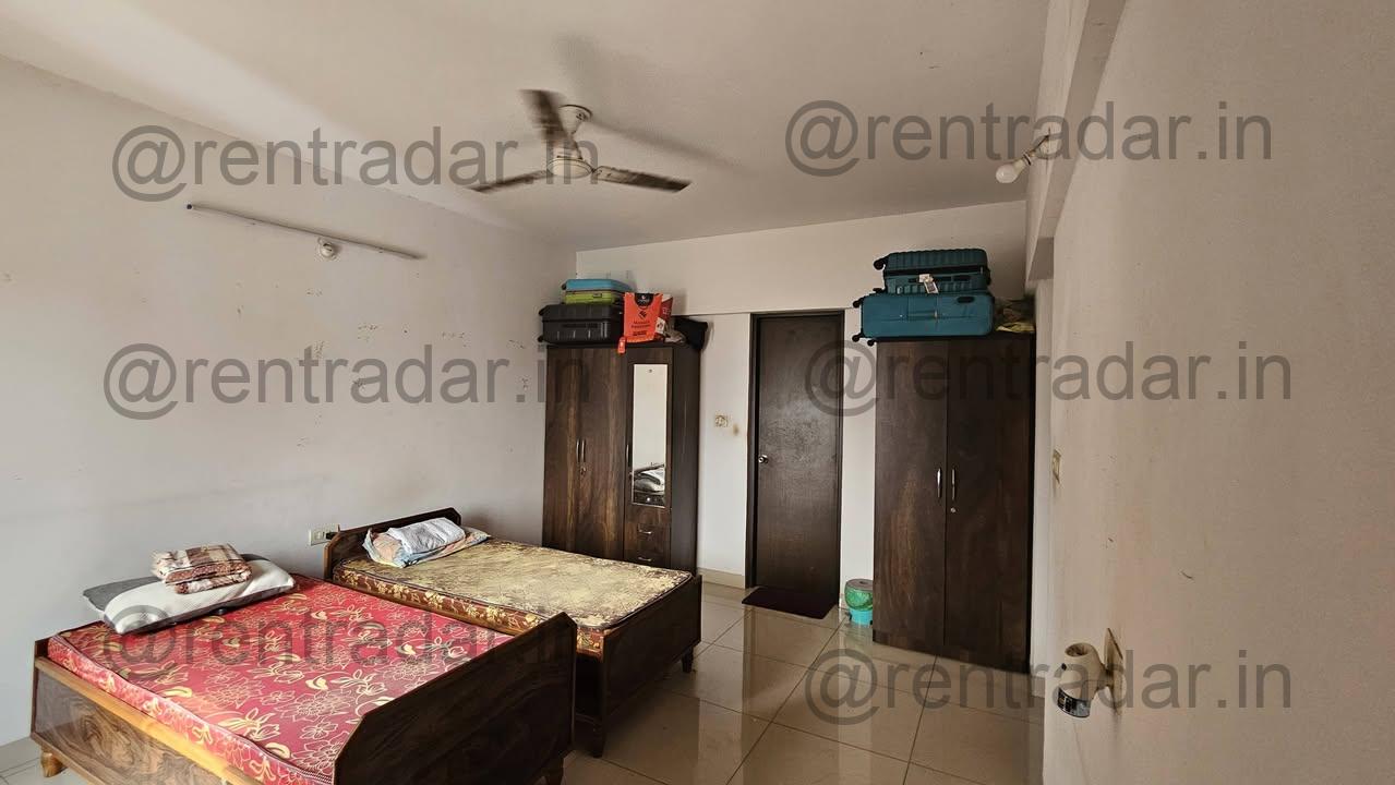 Room in 2 Bhk at Mundhwa (amnora Victory Tower)