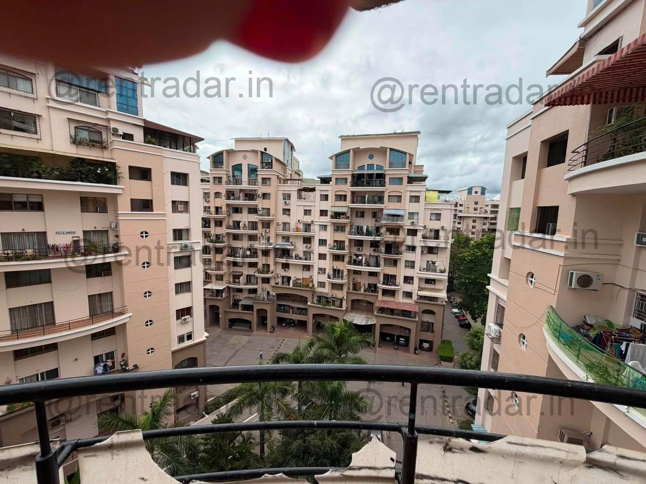 Room in 3bhk at Kayani Nagar (fortaleza Society)