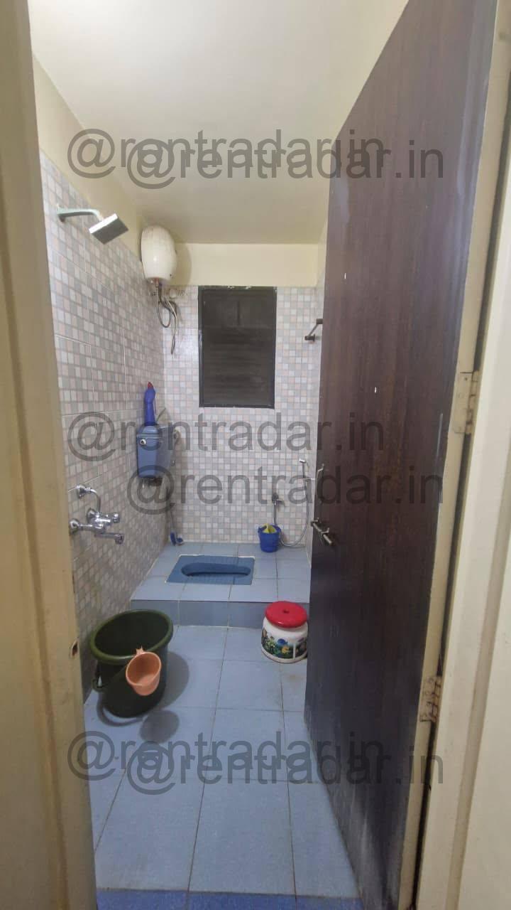Room in 2bhk at Magarpatta City (daffodils)