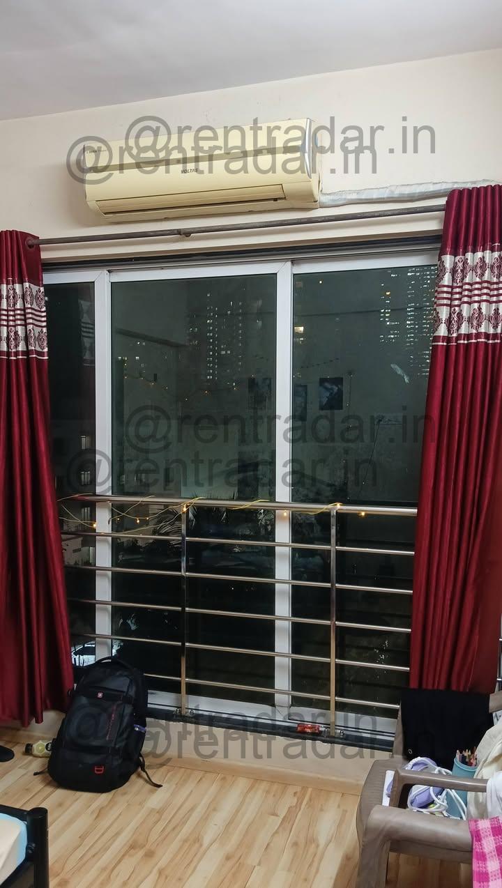 Room in 2 Bhk at Parel East