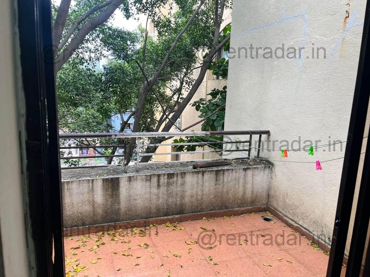 Room in 2 Bhk at Viman Nagar