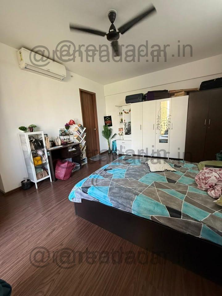Room Available at Kharadi (ganga Platino)