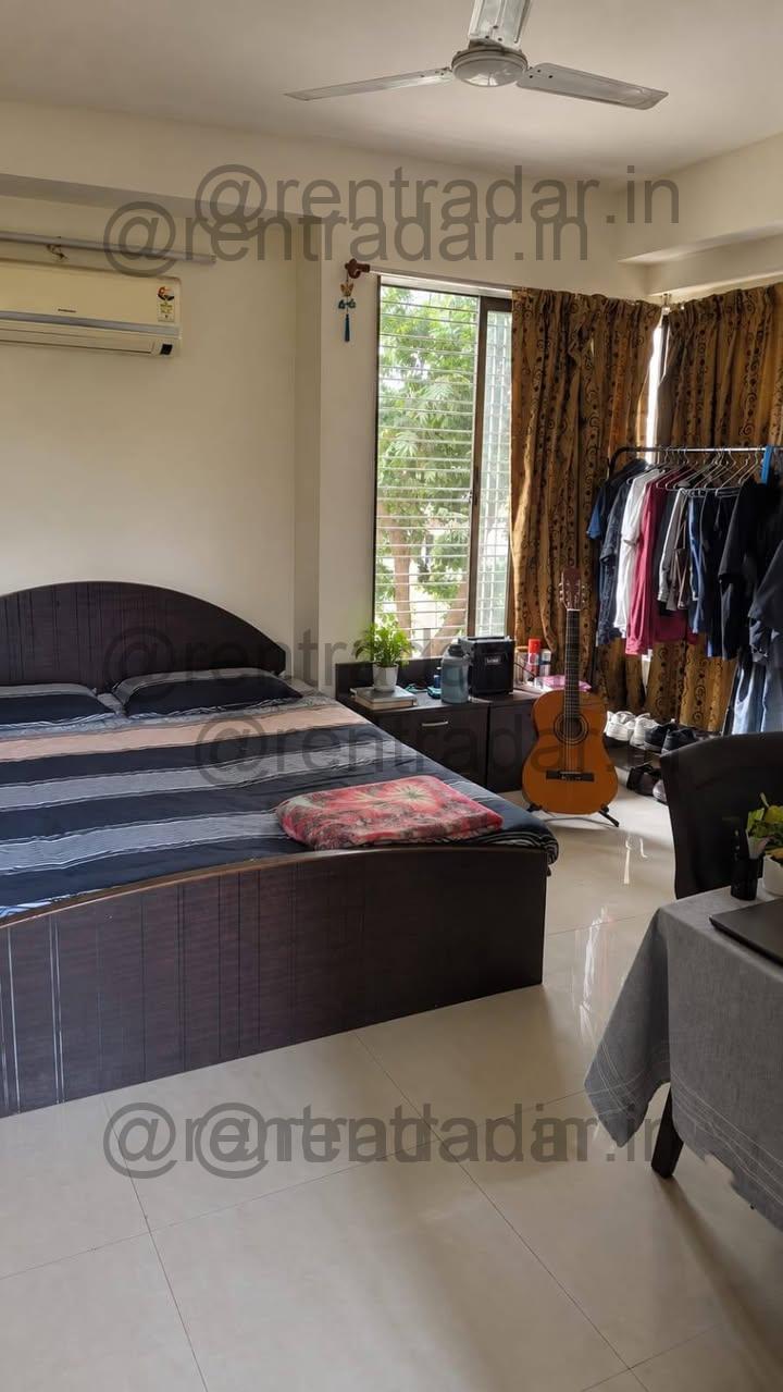 Room in 3.5 Bhk at Magarpatta, Bhosale Nagar