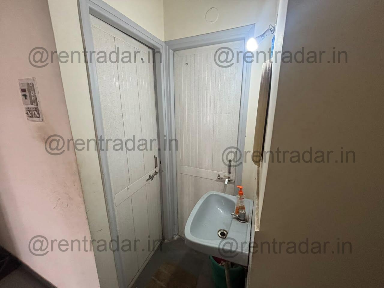 Room Available at Pawar Baug, Ghorpadi