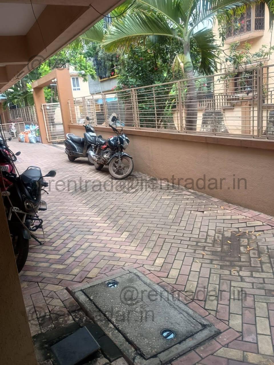 Room in 3 Bhk at Magarpatta, Bhosale Nagar