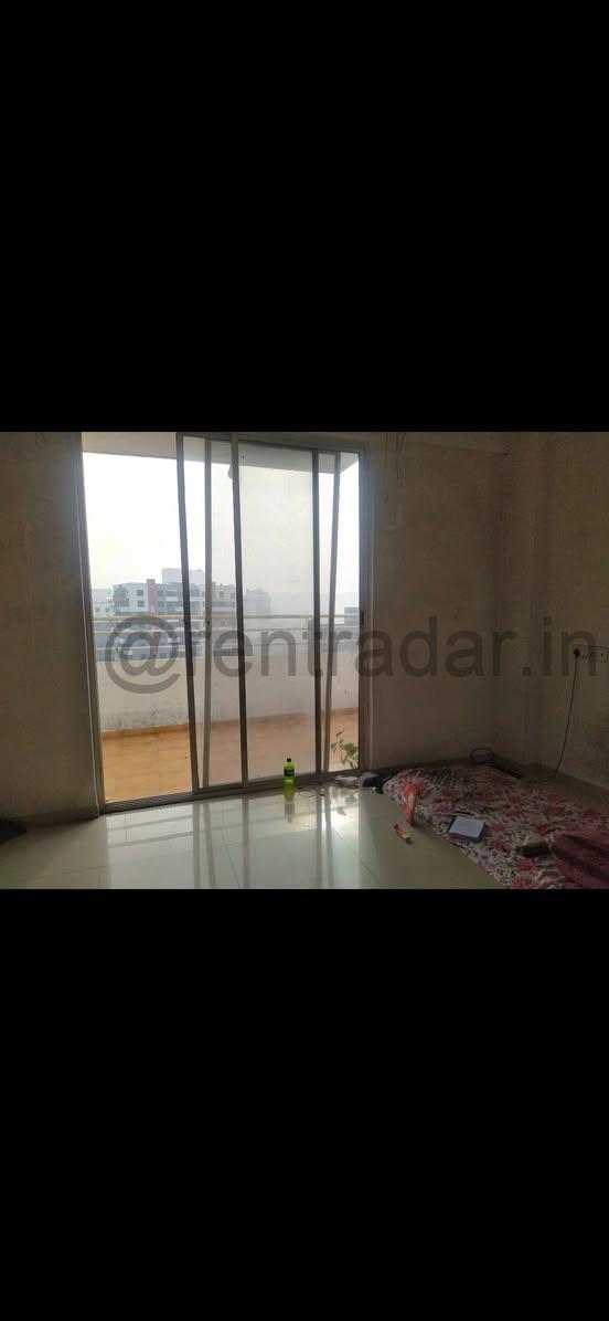 Room in 3bhk at Pashan (venkatesh Park Apartment)
