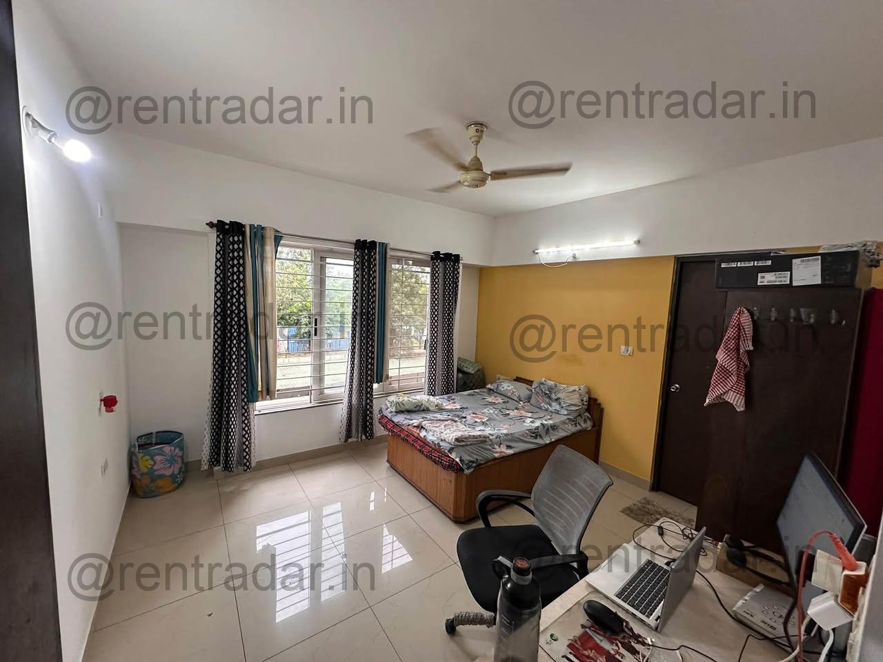 Room in 3 Bhk at Amanora Victory Towers (amanora Victory Towers)