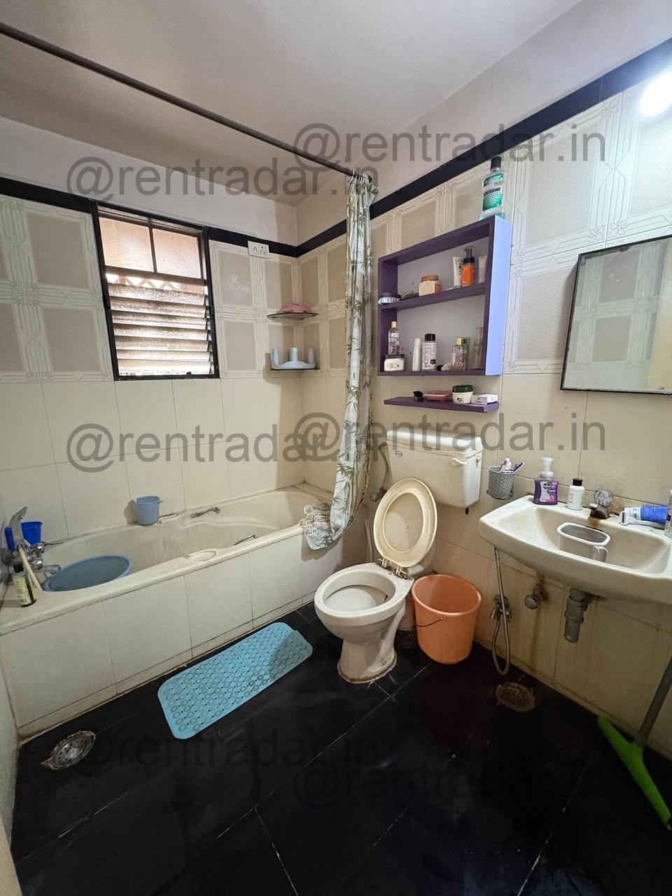 Room Available at Magarpatta (daffodils Society)