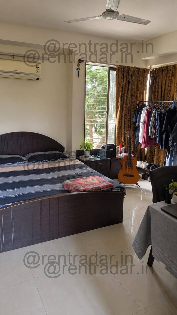 Room in 3.5 Bhk at Magarpatta, Bhosale Nagar