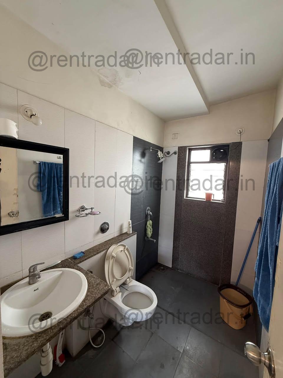 Room in 2 Bhk at Kalpataru Serenity Housing Society Hadapsar (kalpataru Serenity Housing Society)