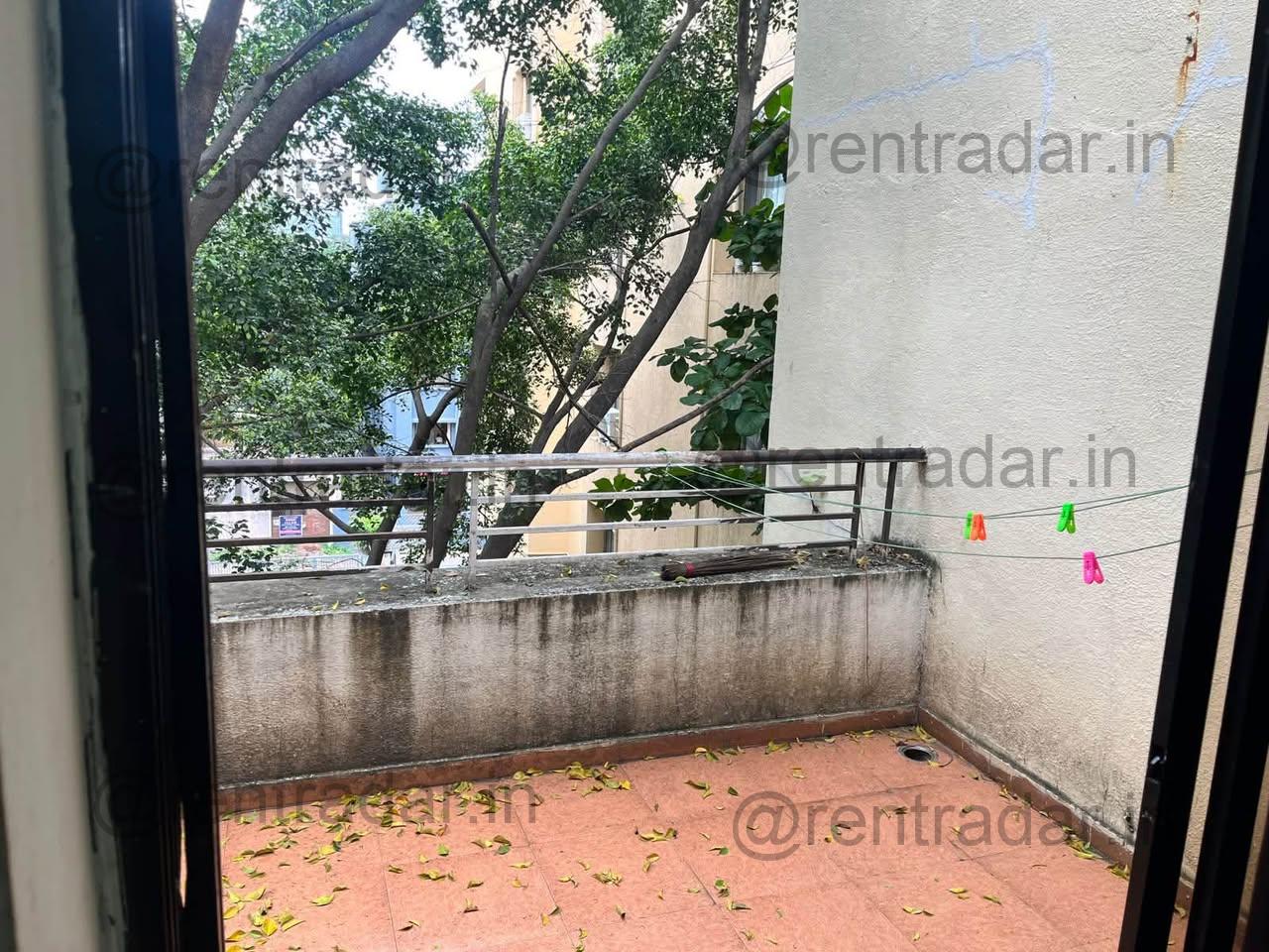 Room in 2 Bhk at Viman Nagar